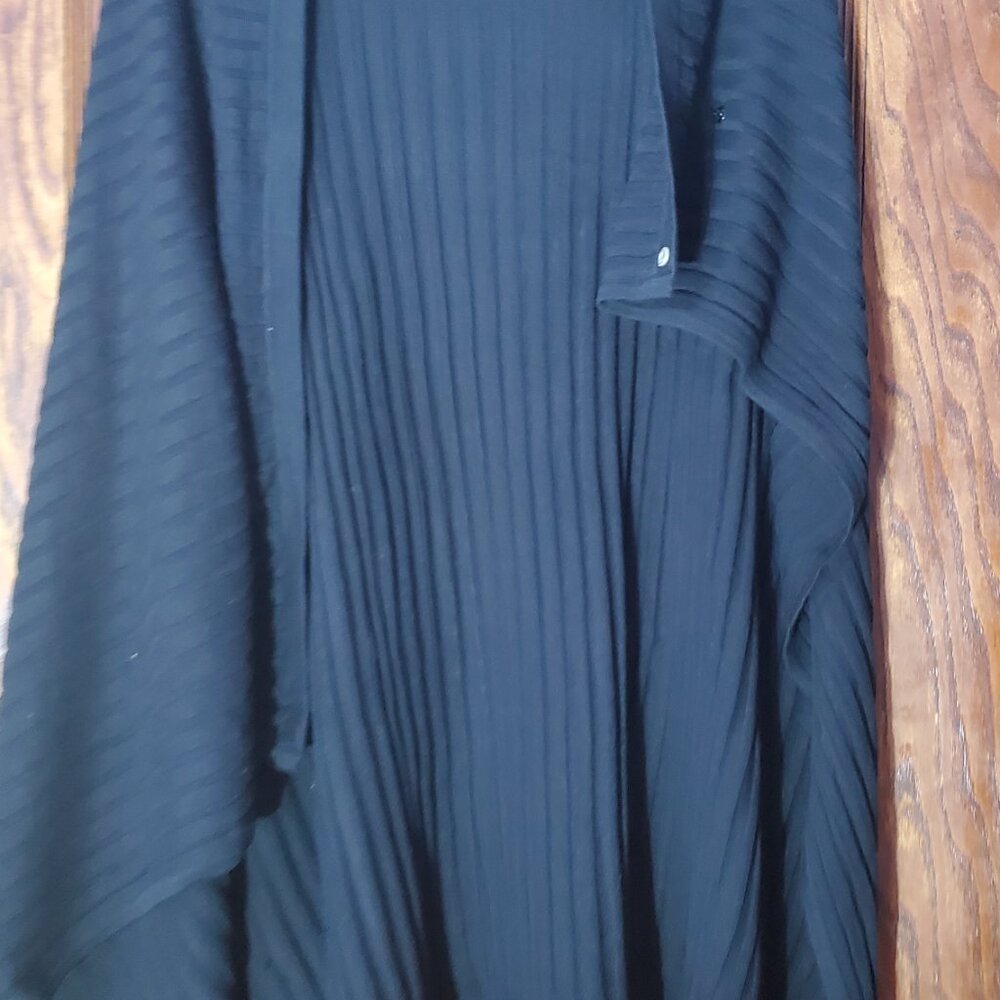 Lululemon scarf with snaps to wear as a wrap many ways - one size